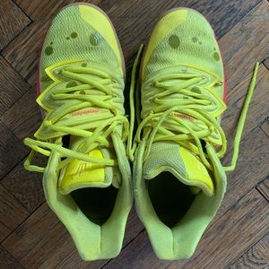 Spongebob Sneakers - Kyrie Irving LIMITED EDITION